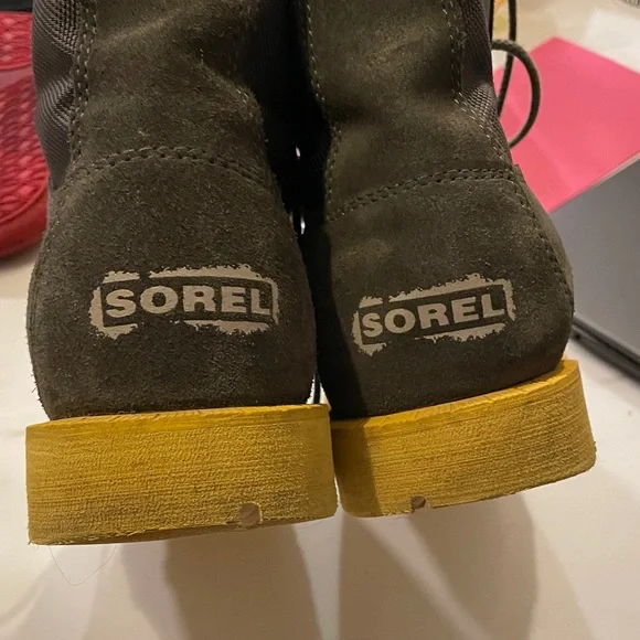 Sorel Men's Boots Gray with Yellow Soles 9.5 - Picture 7 of 10